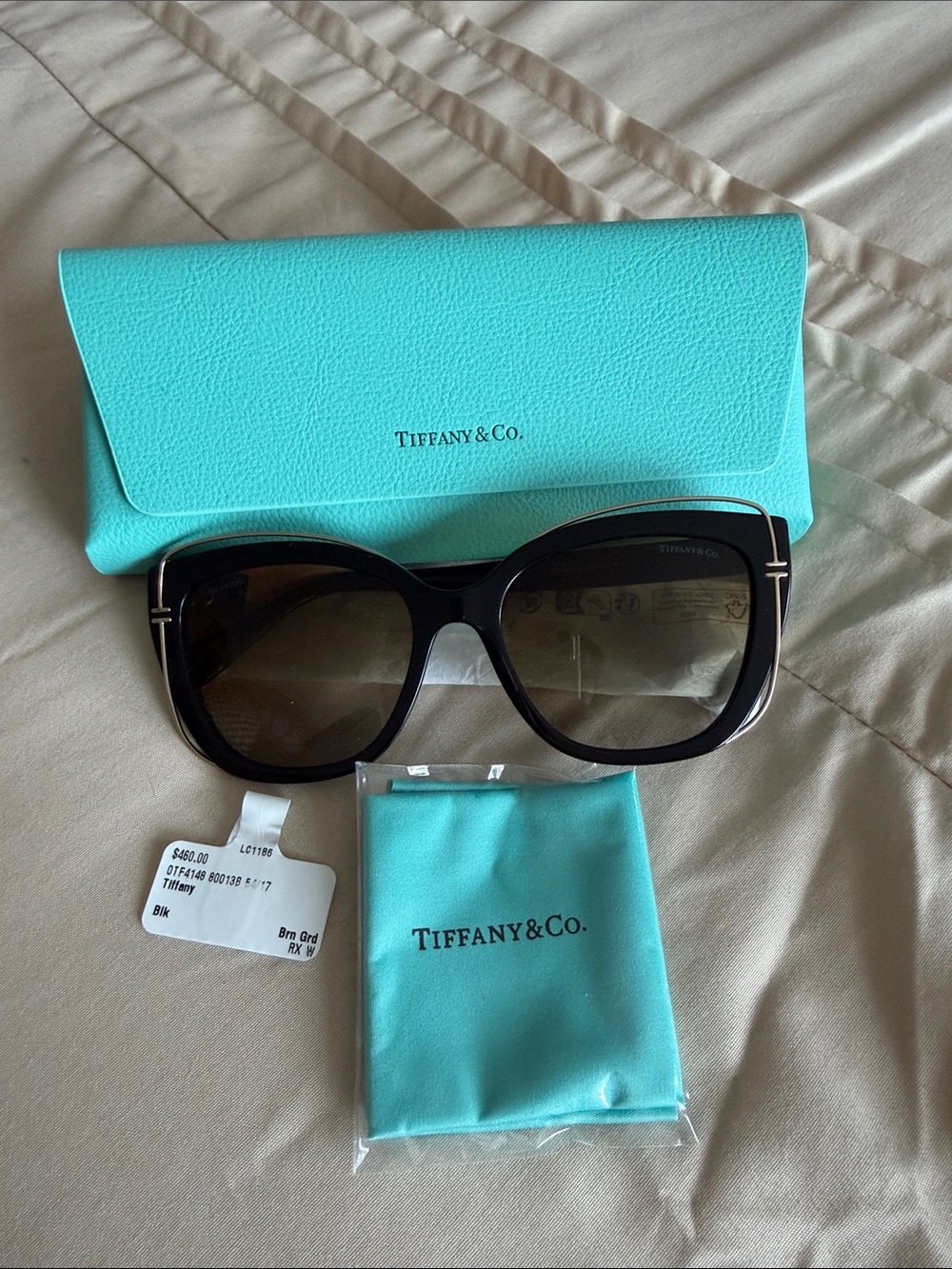Tiffany & Co. Black Oversized Square Sunglasses with Tiffany Blue Case